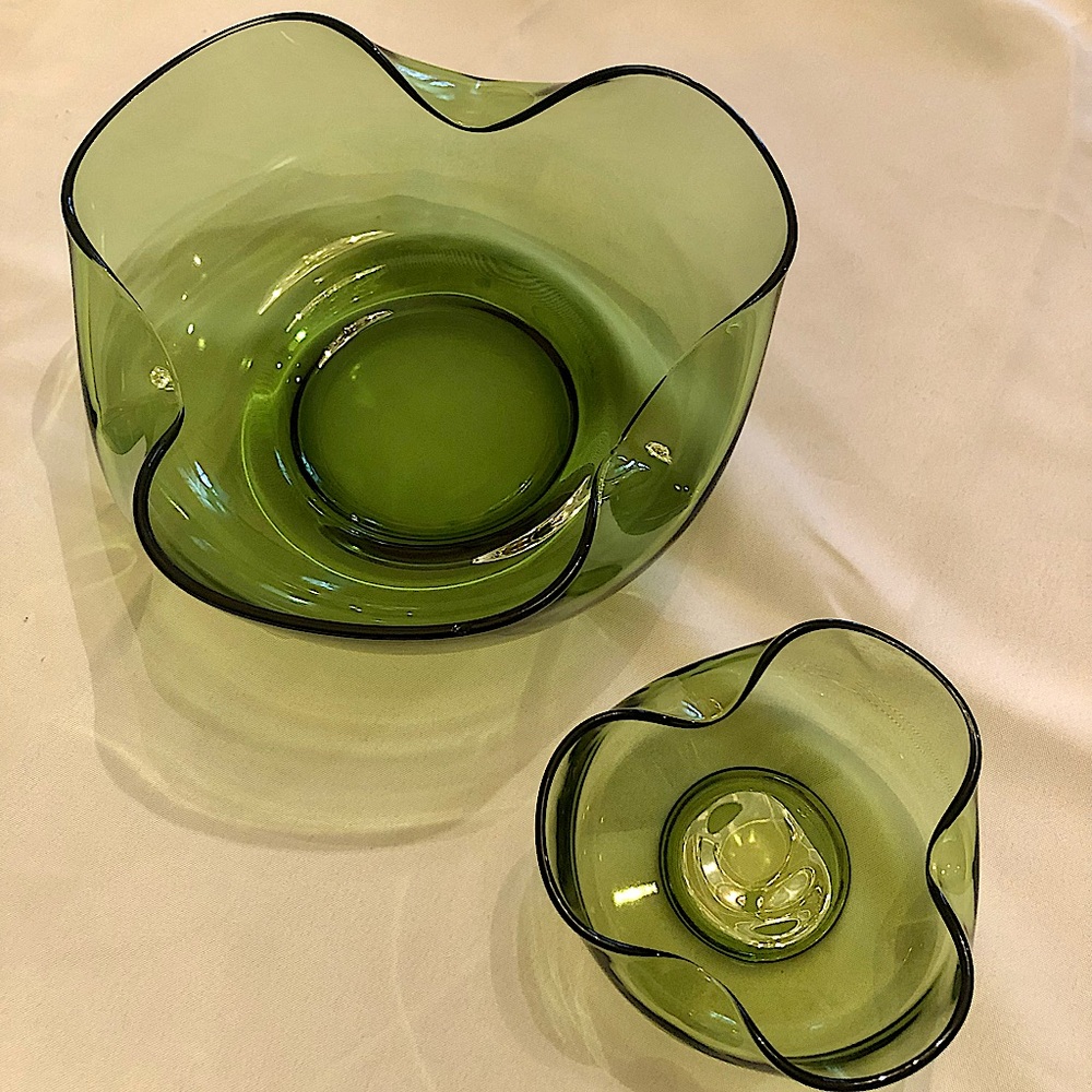 Anchor Hocking Green Glass Chip & Dip Bowl